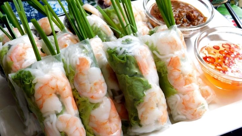 Shrimp and meat spring rolls